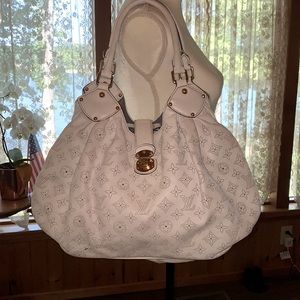 Authentic Louis Vuitton White xl mahina